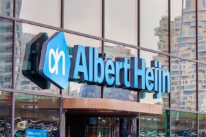 Logo of Albert Heijn on storefront